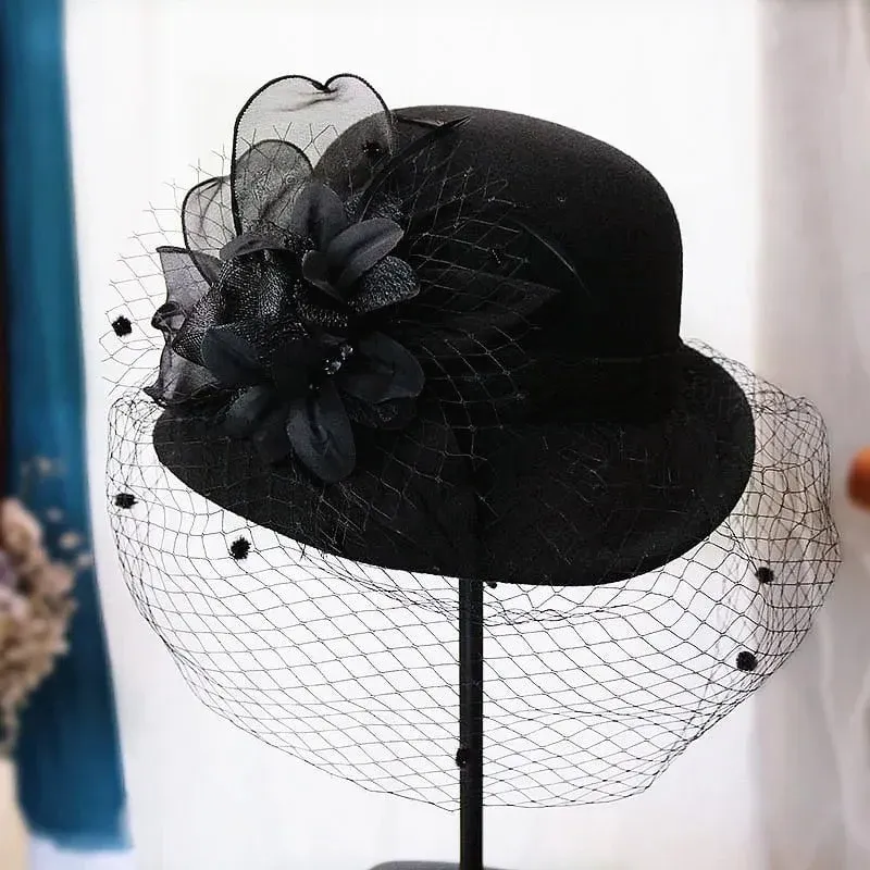Chapeau cloche avec voilette